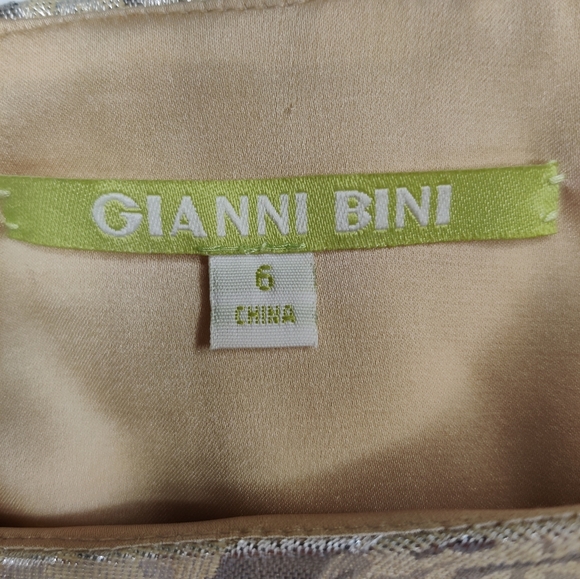 NWT Gianni Bini Cream and Silver Floral Dress Size 6 - Picture 3 of 4